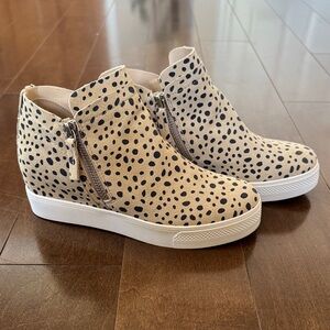 DV by Dolce Vita Black and Cream Spotted Sneakers